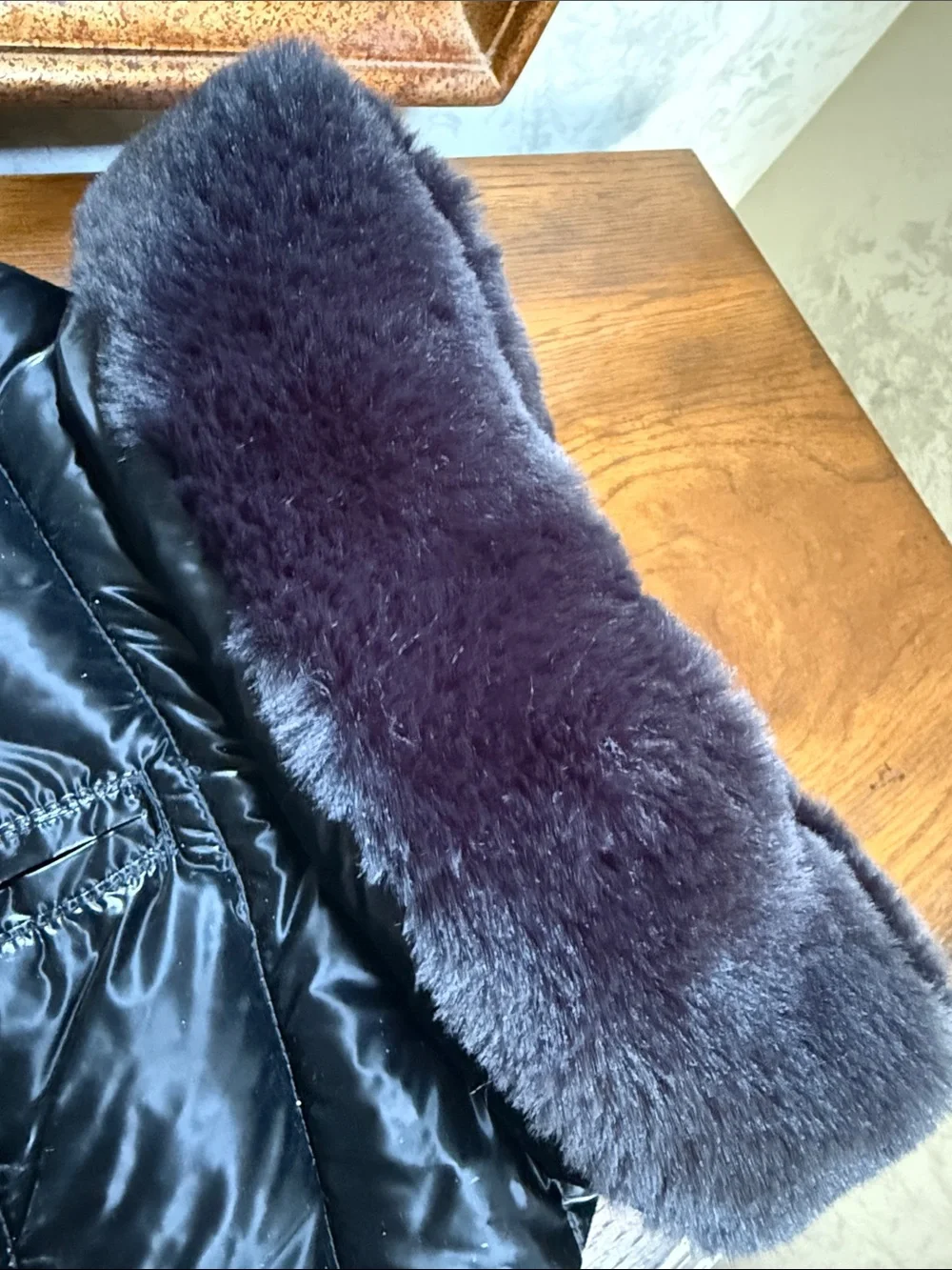 Pajar Dog Black Quilted Puffer Vest/Jacket with Faux Fur Collar and Belt. Size L